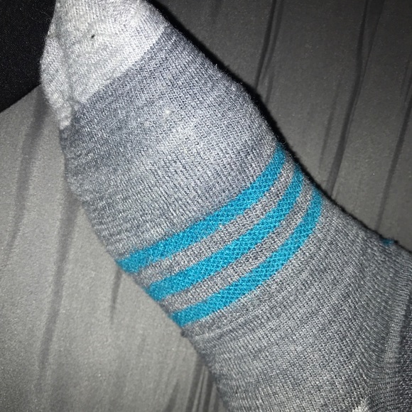 Socks, gray and blue, teal, women’s, feet - Picture 2 of 4